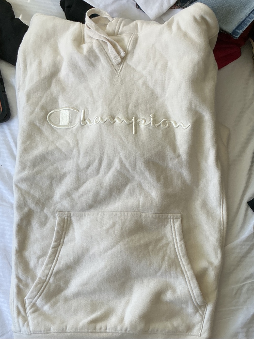 Champion Men's Cream Embroidered Logo Crewneck Sweatshirt